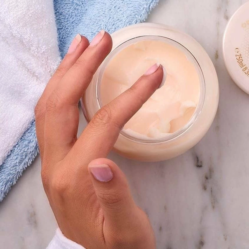 31602- Milk & Honey body cream